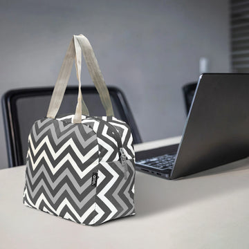 Allo Lunch Bag for Office, School & College, Washable Unisex Tiffin Bag for Men, Women & Kids, Lightweight, Leakproof, Water and Dust Resistant Multipurpose Lunch Bag, 5 litres, Grey Chevron